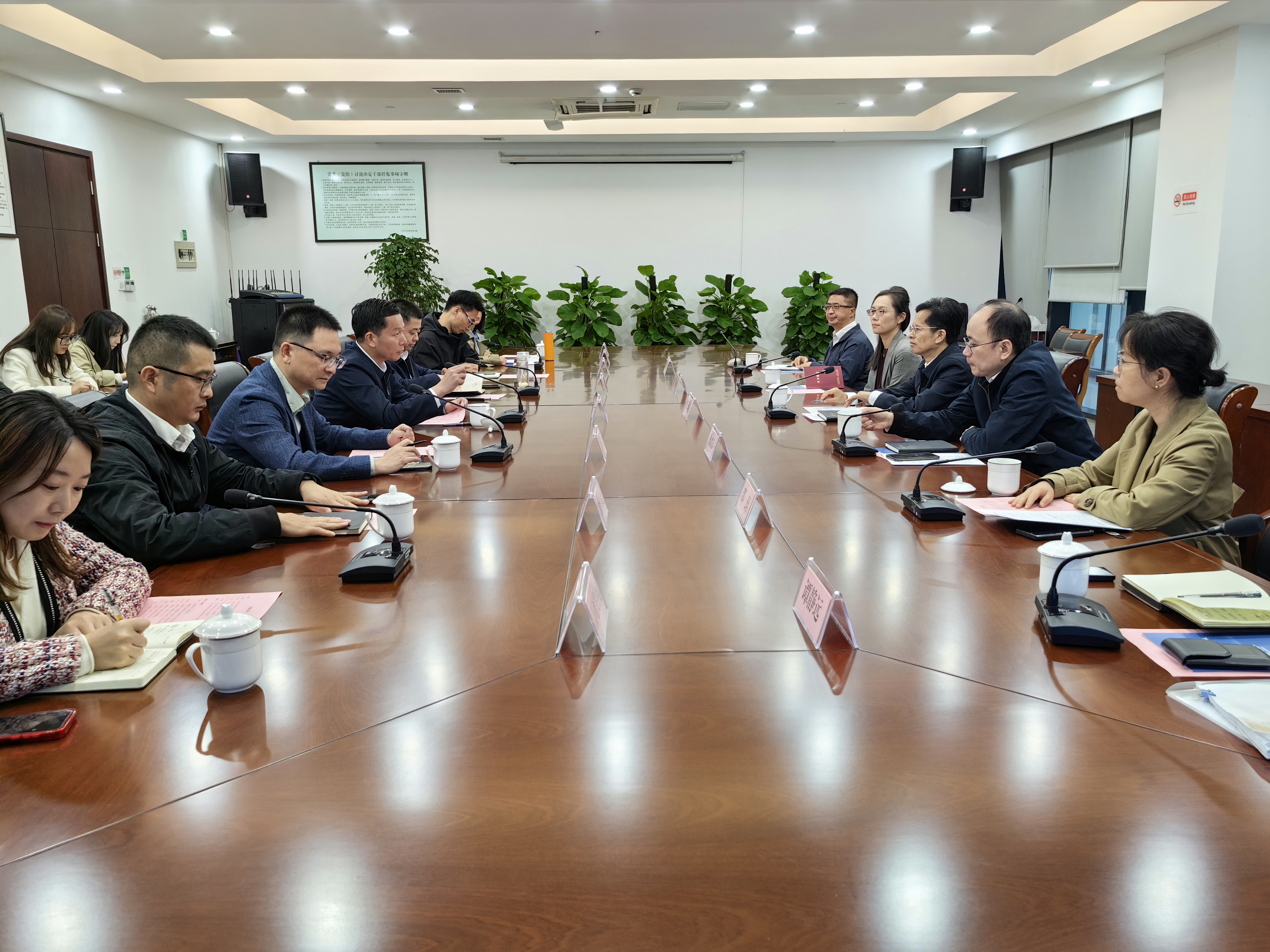 浙江金控赴湖州市德清县和杭州高新区（滨江）富阳特别合作区考察调研1.jpg
